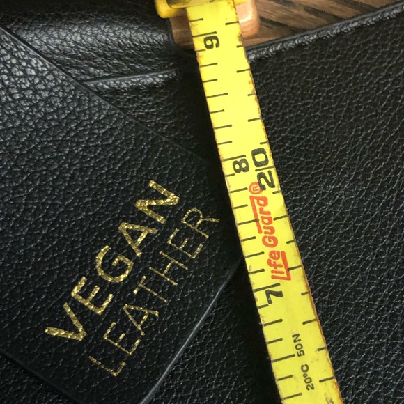 Vegan Leather Purse in Pristine Condition!! - Picture 11 of 12